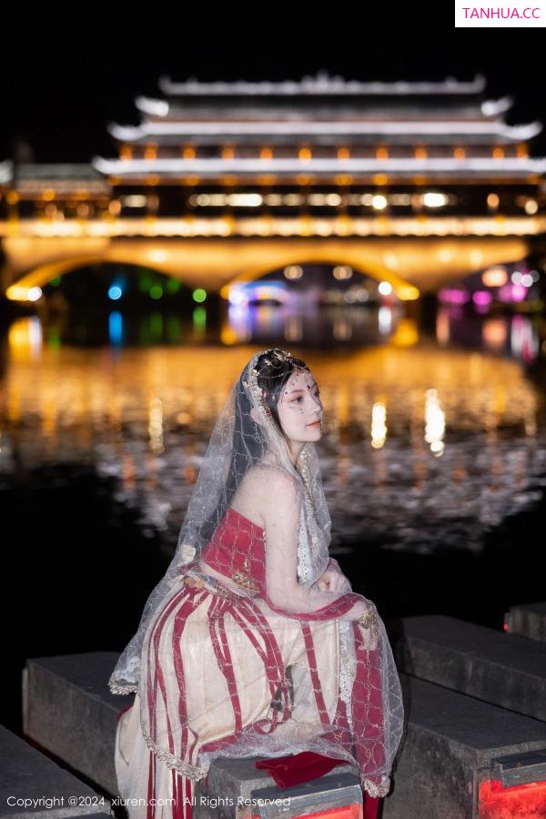 豆瓣酱  [XiuRen]高清写真图 2024.04.07 No.8349 豆瓣酱 美乳性感第14张图片
